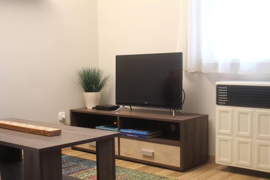 Green Garden Apartment Ingyenes Zart Parkoloval سيغيد المظهر الخارجي الصورة